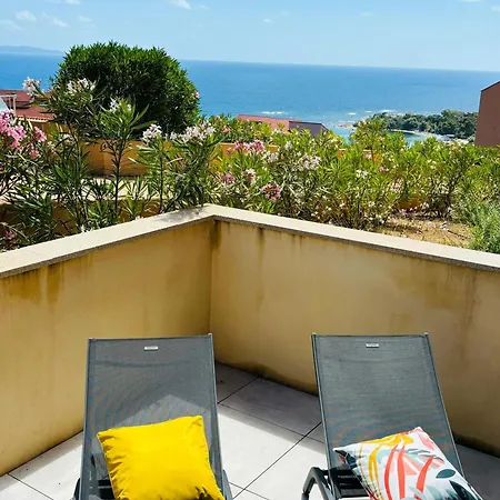 Moderne A De 45 M² Avec Terrasse Vue Ajaccio (Corsica)